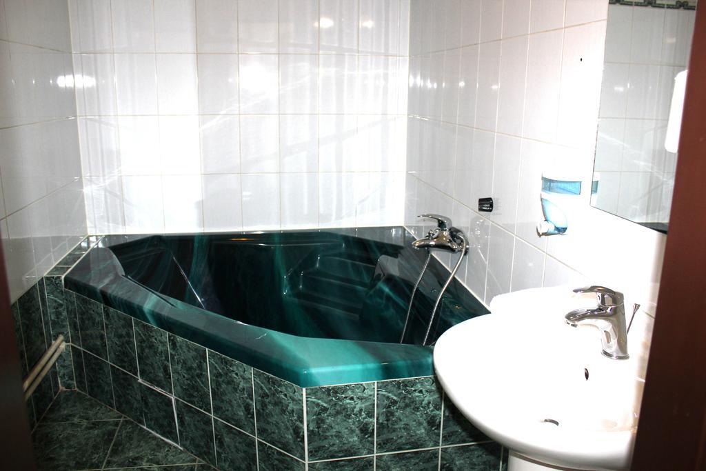 Hotel Central Český Těšín Zimmer foto